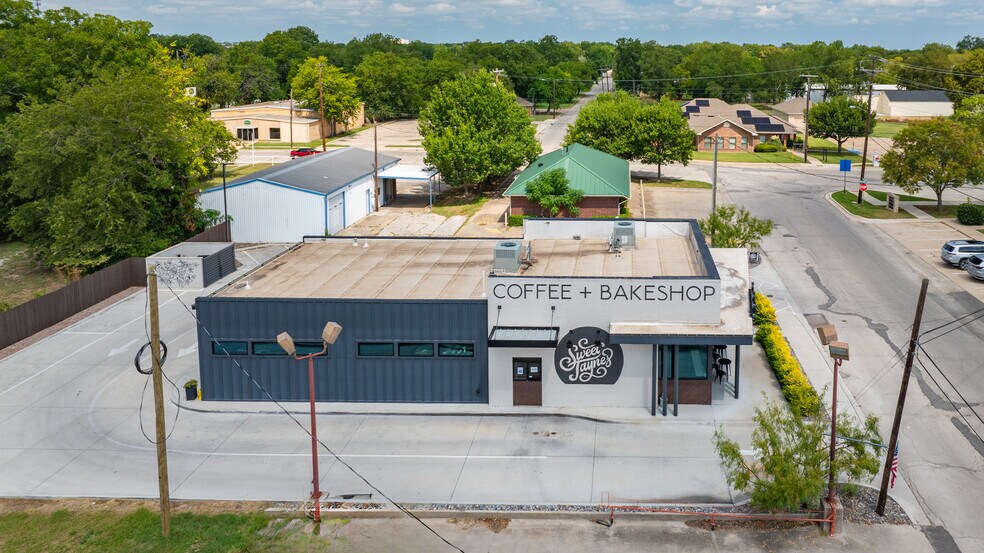 211 N Weaver St, Gainesville, TX à vendre - Photo de l’immeuble – Image 2 sur 42