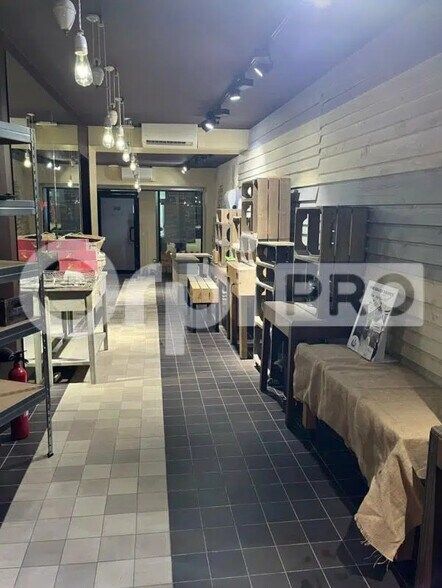 Local commercial dans Lyon à louer - Photo de l’immeuble – Image 3 sur 4