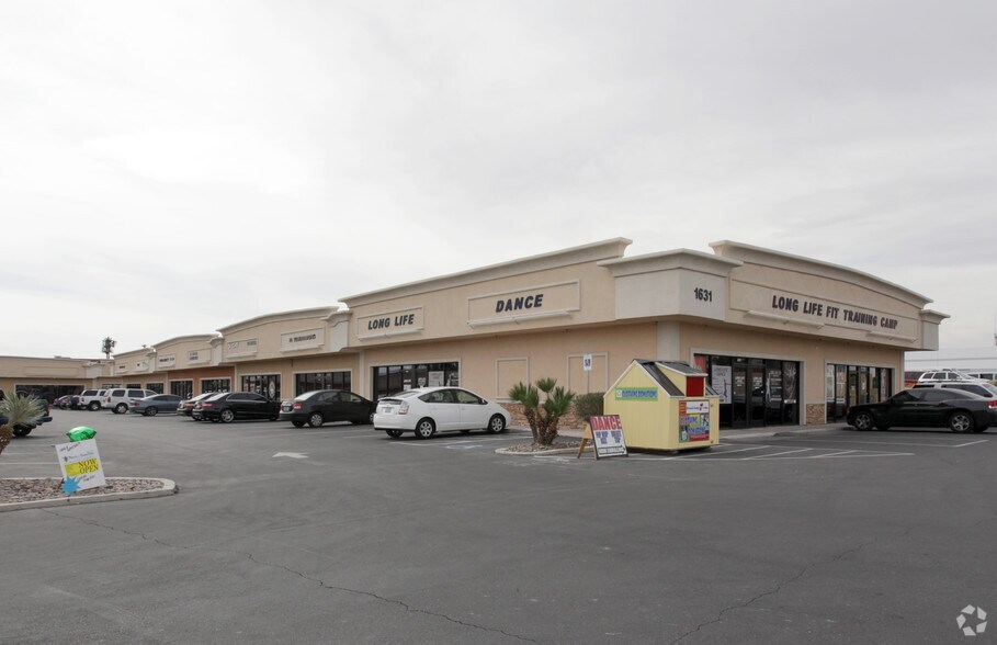 1631 E Sunset Rd, Las Vegas, NV à louer - Photo principale – Image 1 sur 4