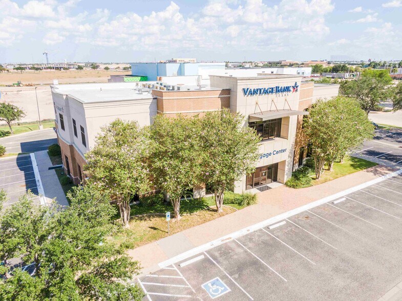 1524 N Mccoll St, McAllen, TX à louer - Photo de l’immeuble – Image 2 sur 4