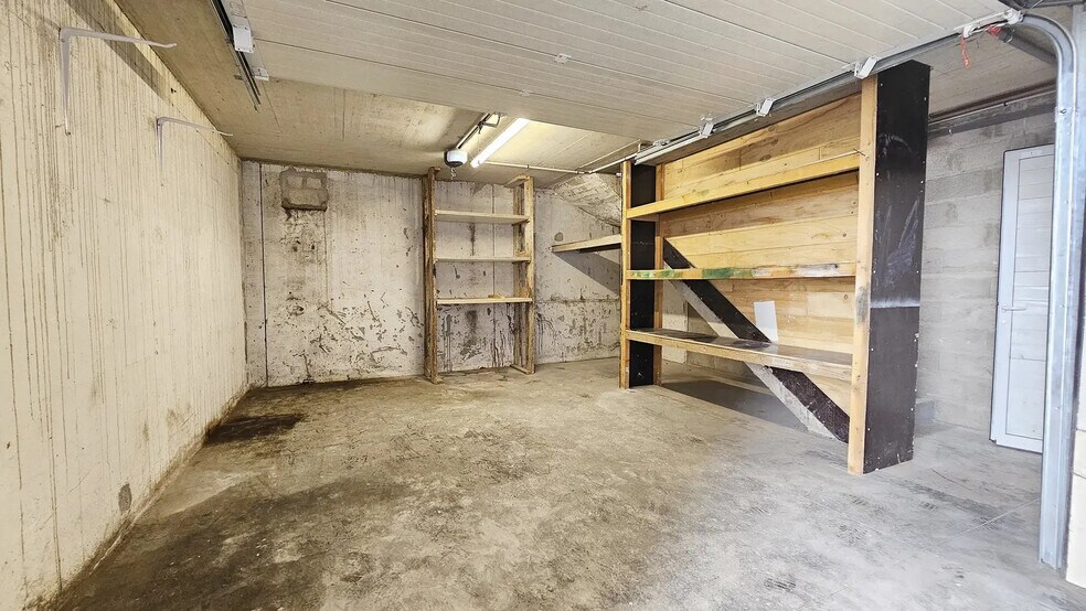 Local d’activités dans Le Plessis-Trévise à louer - Photo de l’immeuble – Image 1 sur 11