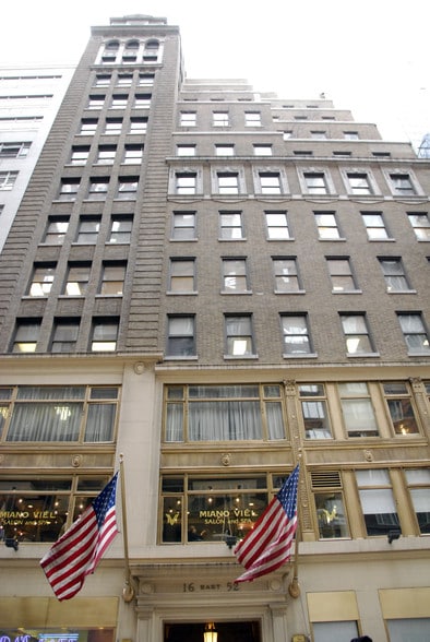 16 E 52nd St, New York, NY à louer - Photo de l’immeuble – Image 3 sur 8
