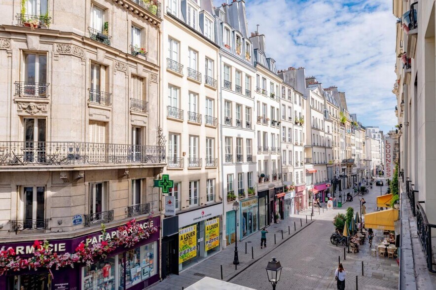 216 Rue Saint-Denis, Paris à louer - Photo de l’immeuble – Image 3 sur 14