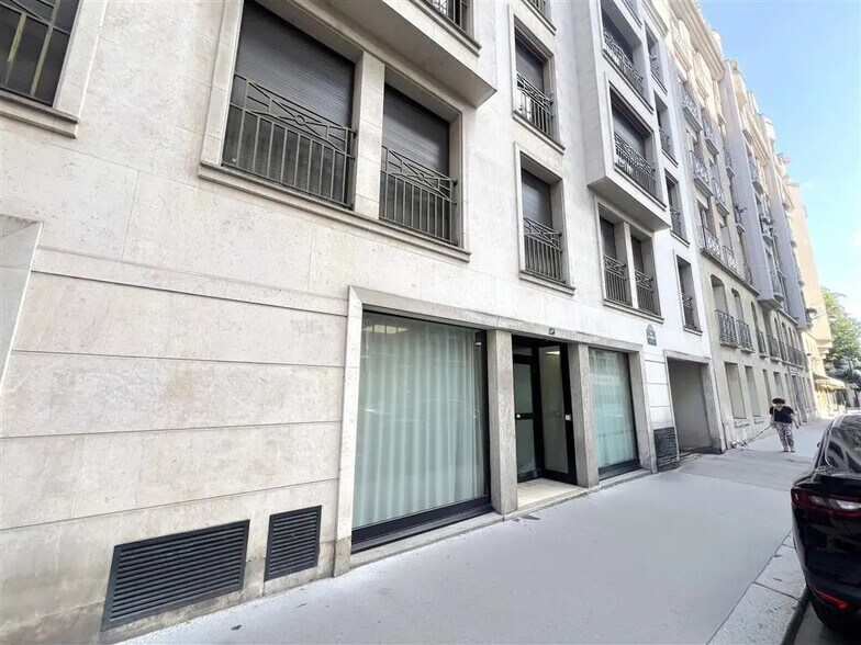 Bureau dans Paris à louer - Photo de l’immeuble – Image 2 sur 9