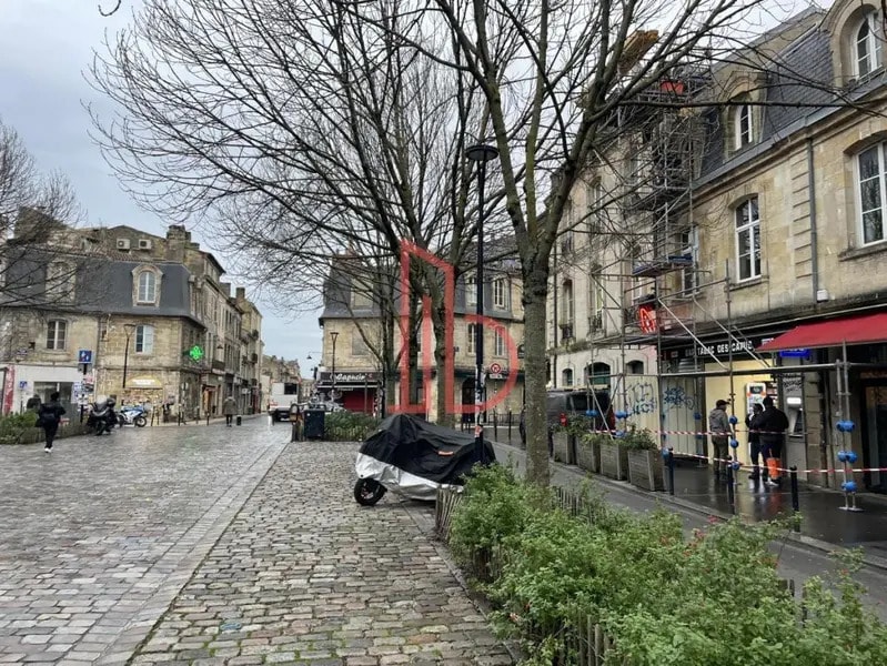 Place Des Capucins, Bordeaux à vendre Photo de l’immeuble– Image 1 sur 6