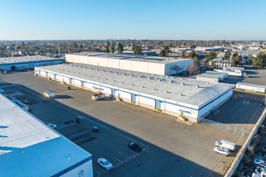 8141 Elder Creek Rd, Sacramento, CA à vendre - Aérien – Image 3 sur 7