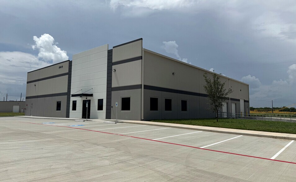 18632 Kermier, Hockley, TX à vendre - Photo de l’immeuble – Image 3 sur 3