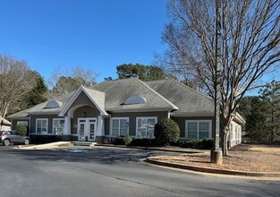 1015 Tyrone Rd, Tyrone, GA à louer Photo de l’immeuble– Image 1 sur 8