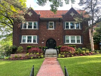 Plus de détails pour 7700 Shirley Dr, Clayton, MO - Logement à vendre