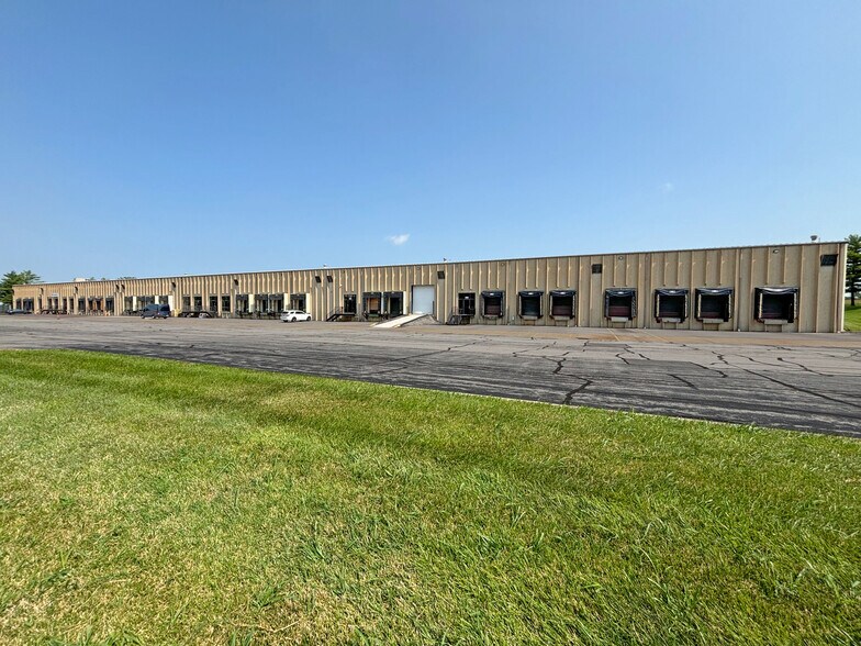 8801-8860 Seeger Industrial Dr, Saint Louis, MO à louer - Photo de l’immeuble – Image 2 sur 5