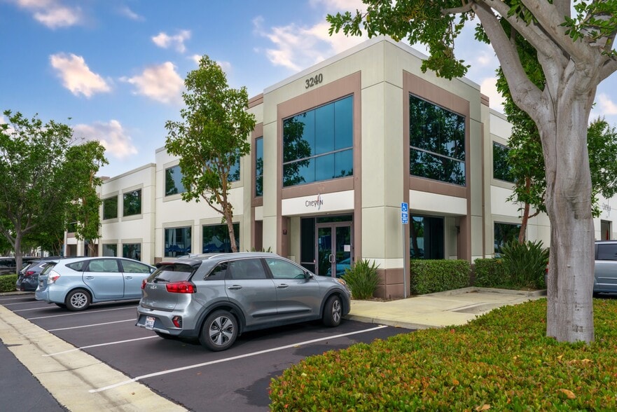 3240 Grey Hawk Ct, Carlsbad, CA à vendre - Photo de l’immeuble – Image 1 sur 4