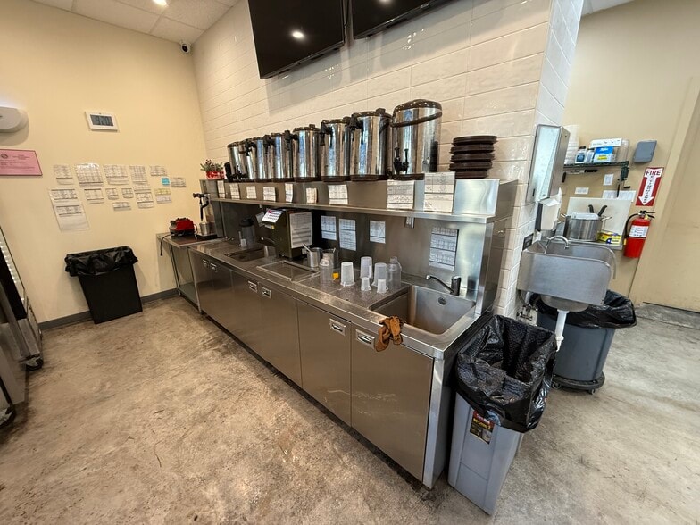 614 Keeaumoku St, Honolulu, HI à louer - Photo intérieure – Image 3 sur 11