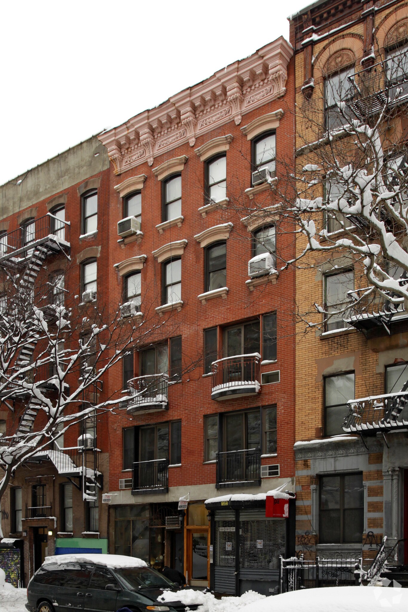 102 E 7th St, New York, NY à louer Photo principale– Image 1 sur 6