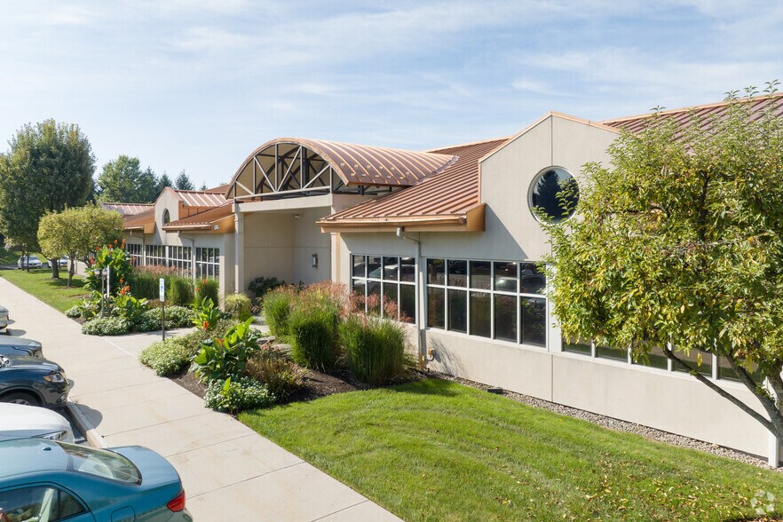 2 Medical Park Dr, West Nyack, NY à louer - Photo de l’immeuble – Image 3 sur 10
