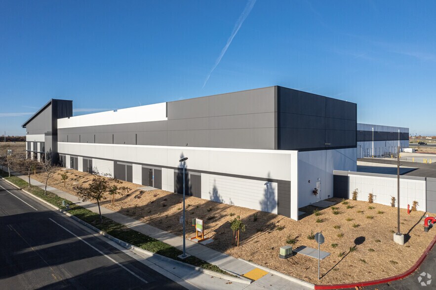 3950 Duckhorn, Sacramento, CA à louer - Photo de l’immeuble – Image 3 sur 4