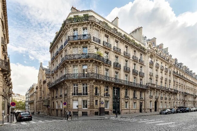 Plus de détails pour 22 Avenue Pierre Ier De Serbie, Paris - Logement à vendre