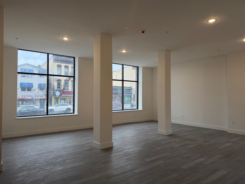 536-540 Central Ave, Newark, NJ à louer - Photo de l’immeuble – Image 2 sur 12
