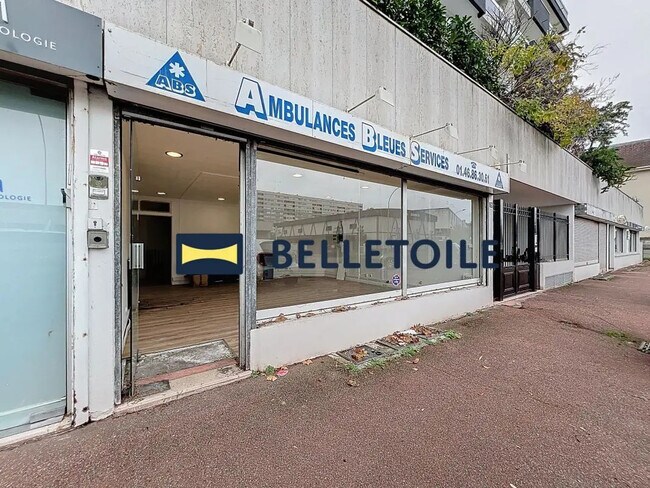 Plus de détails pour Local commercial à vendre