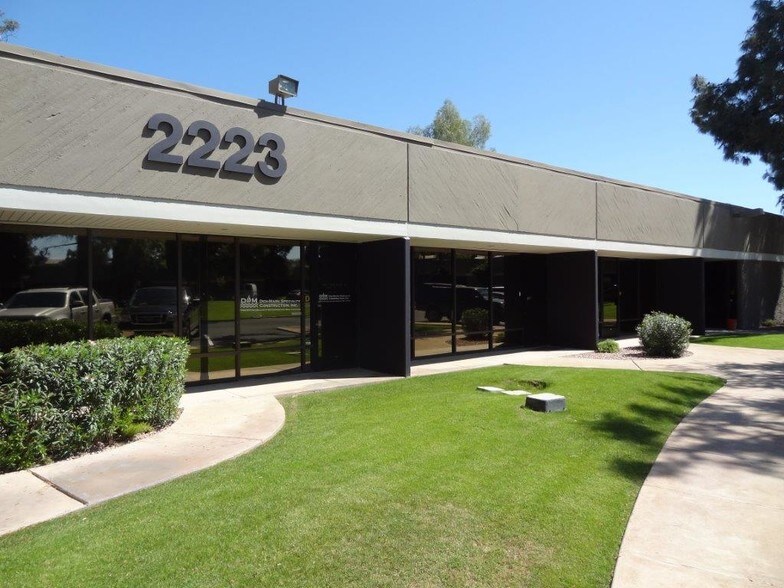 2223 S 48th St, Tempe, AZ à louer - Photo de l’immeuble – Image 1 sur 1