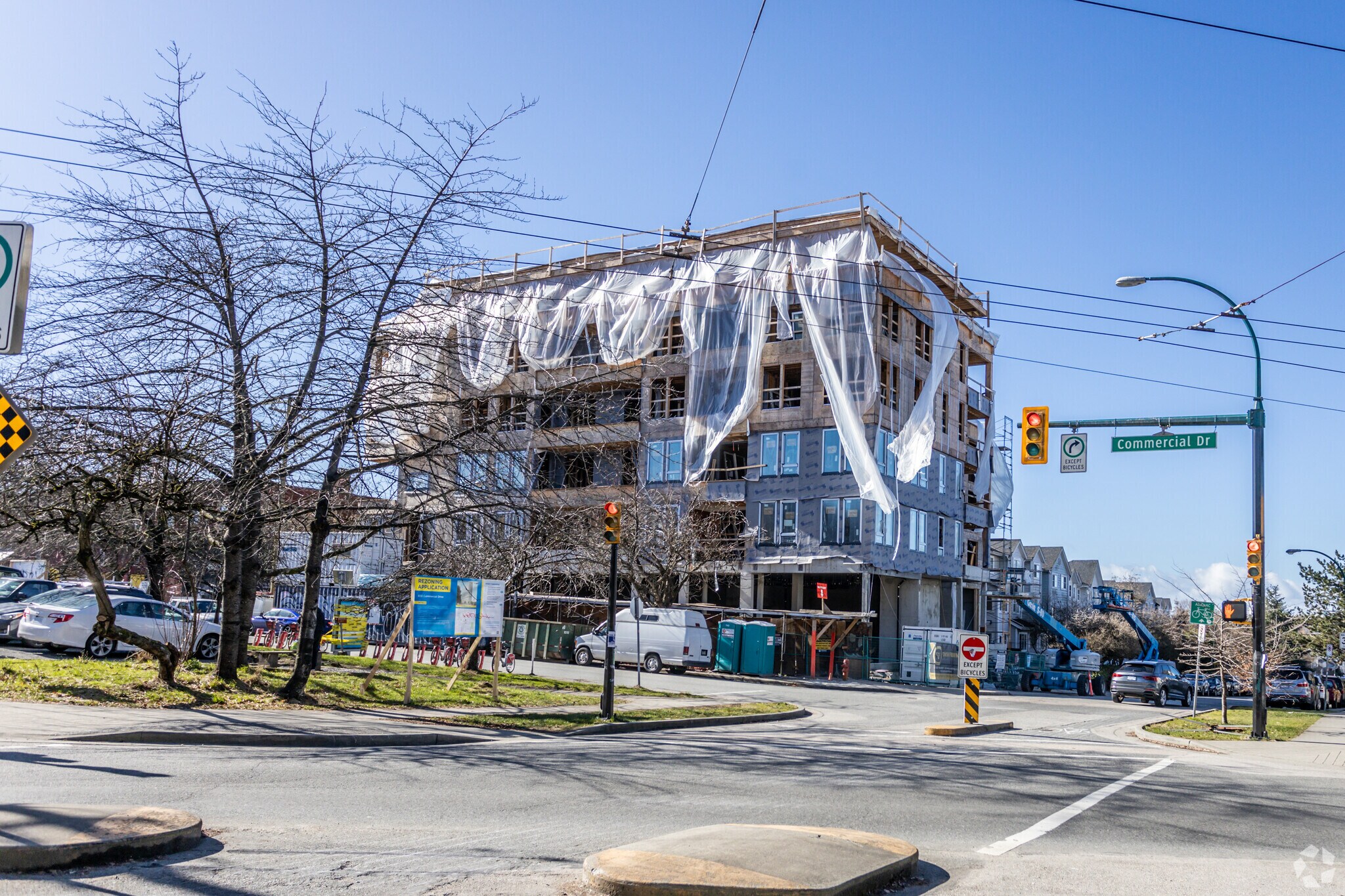 1680 Adanac St, Vancouver, BC à vendre Photo principale– Image 1 sur 5