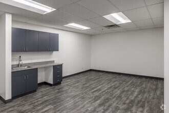 1301 Corporate Center Dr, Eagan, MN à louer Photo intérieure– Image 2 sur 6