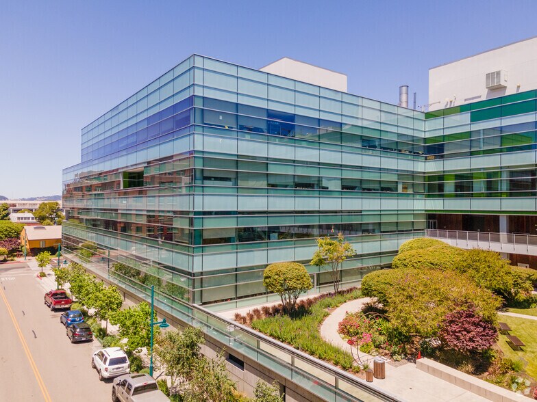 5885 Hollis St, Emeryville, CA à louer - Photo principale – Image 1 sur 19