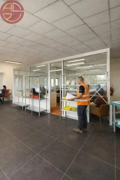 Industriel/Logistique dans Pins-Justaret à vendre - Photo intérieure – Image 2 sur 8