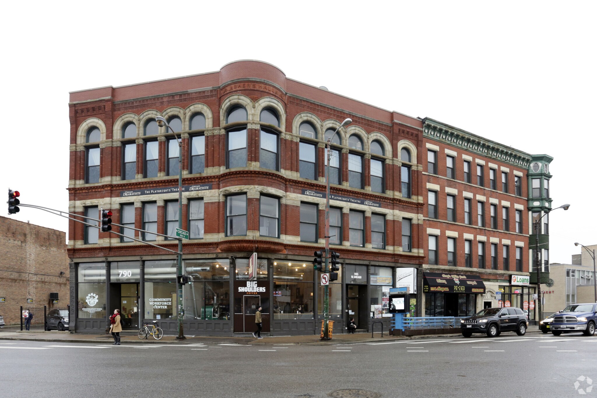 1105 W Chicago Ave, Chicago, IL à louer Photo principale– Image 1 sur 39