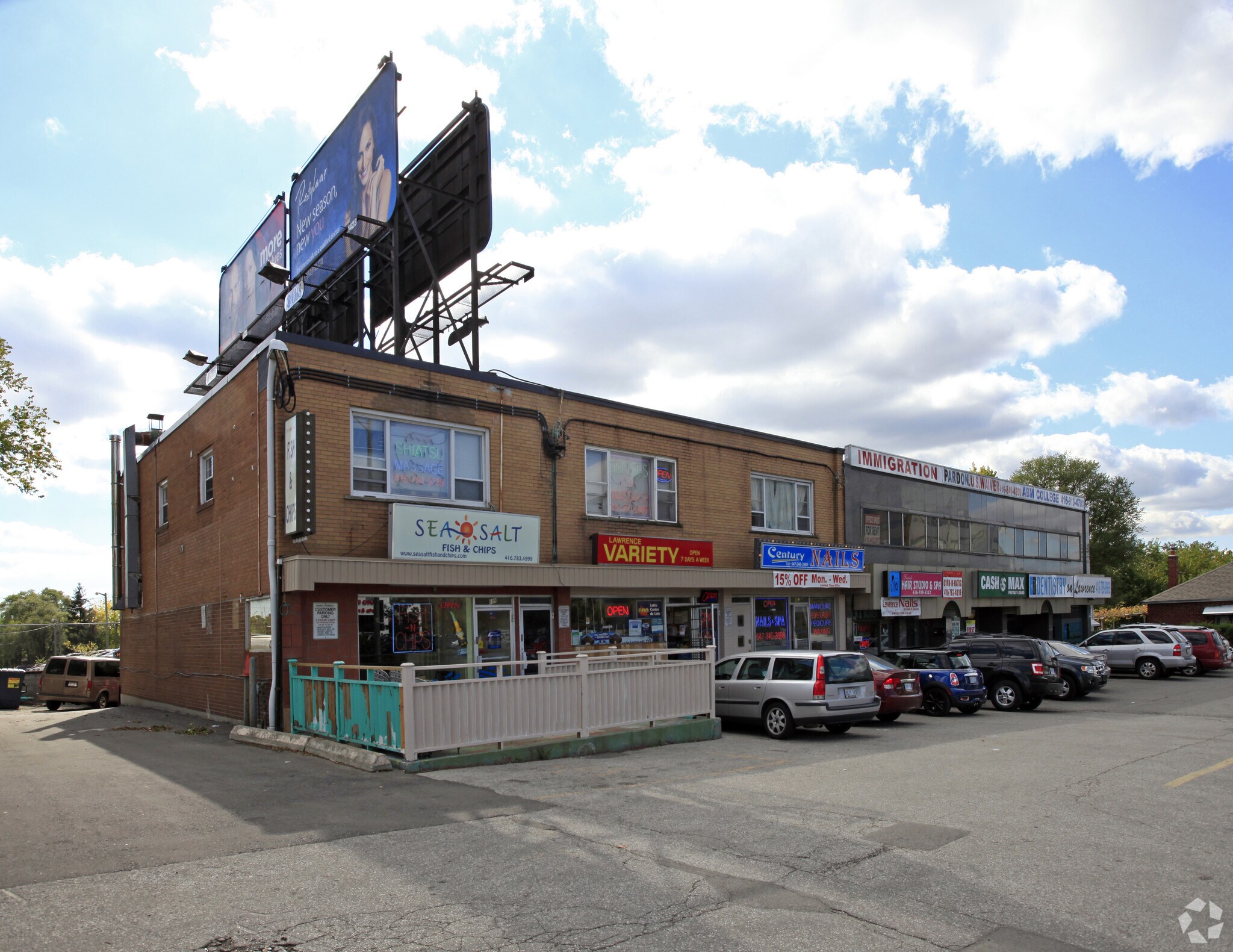 705-711 Lawrence Ave W, Toronto, ON à louer Photo principale– Image 1 sur 5