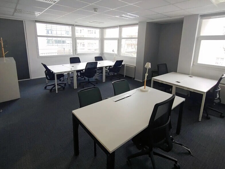 5 Avenue Carnot, Massy à louer - Photo de l’immeuble – Image 3 sur 12