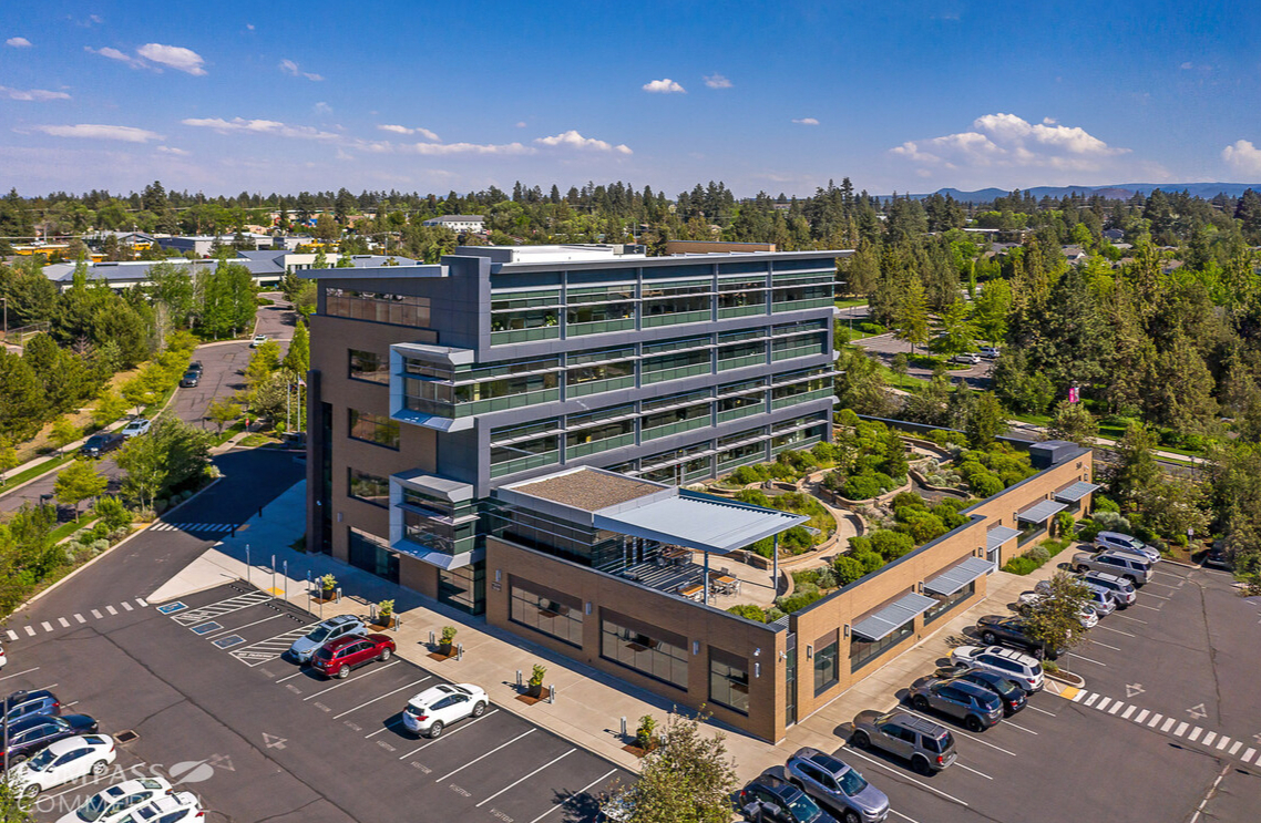 360 SW Bond St, Bend, OR à louer Photo de l’immeuble– Image 1 sur 27