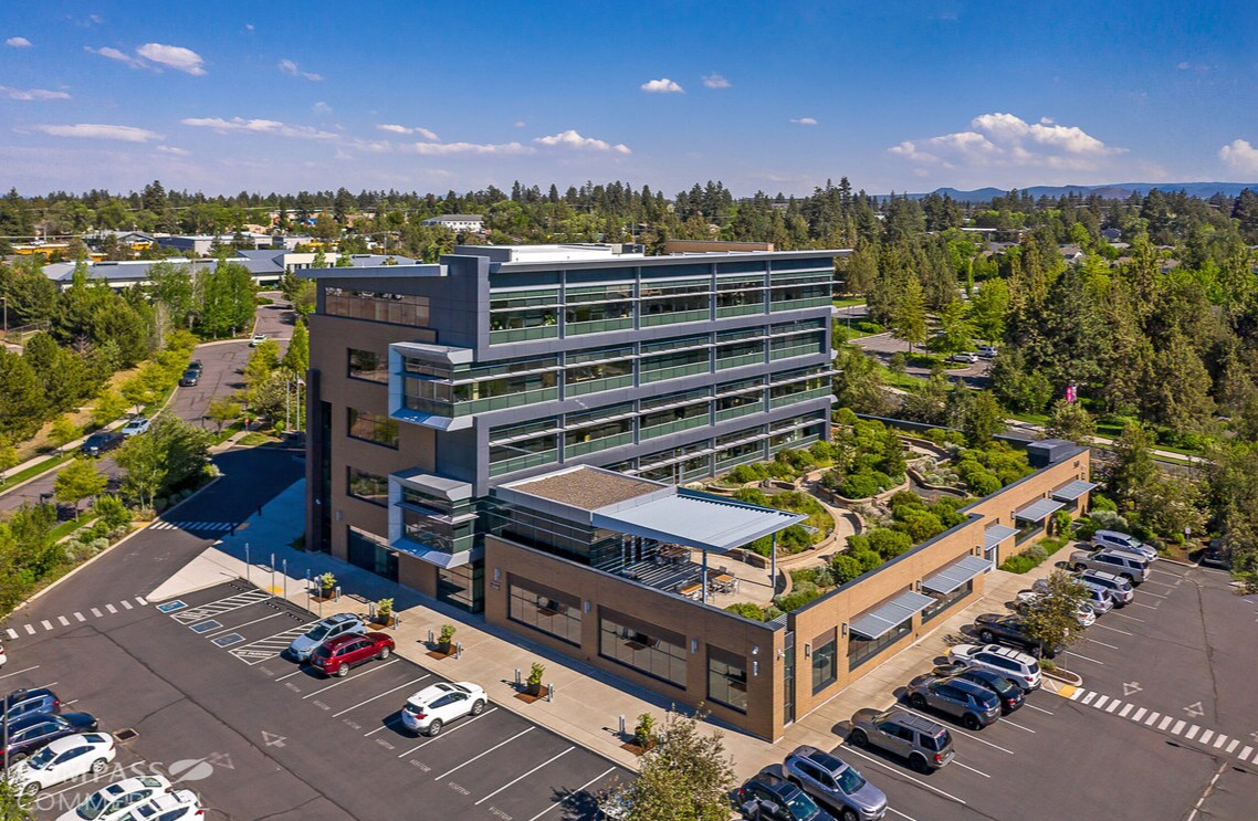 360 SW Bond St, Bend, OR à louer Photo principale– Image 1 sur 27