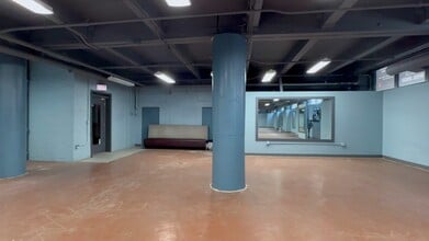 224-230 W Huron St, Chicago, IL à louer - Vidéo sur l’annonce professionnelle 