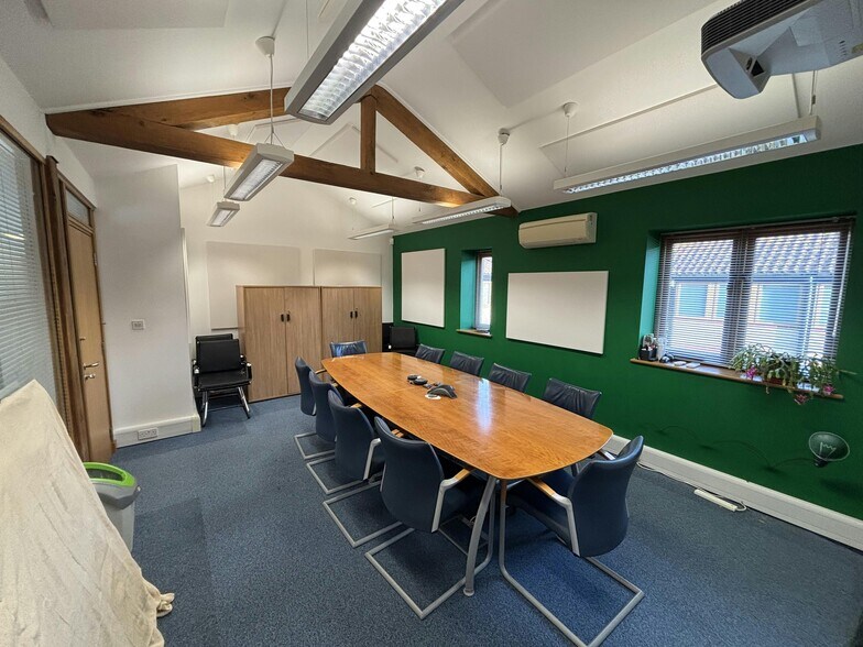 3 Dry Drayton Rd, Oakington à louer - Photo de l’immeuble – Image 3 sur 5
