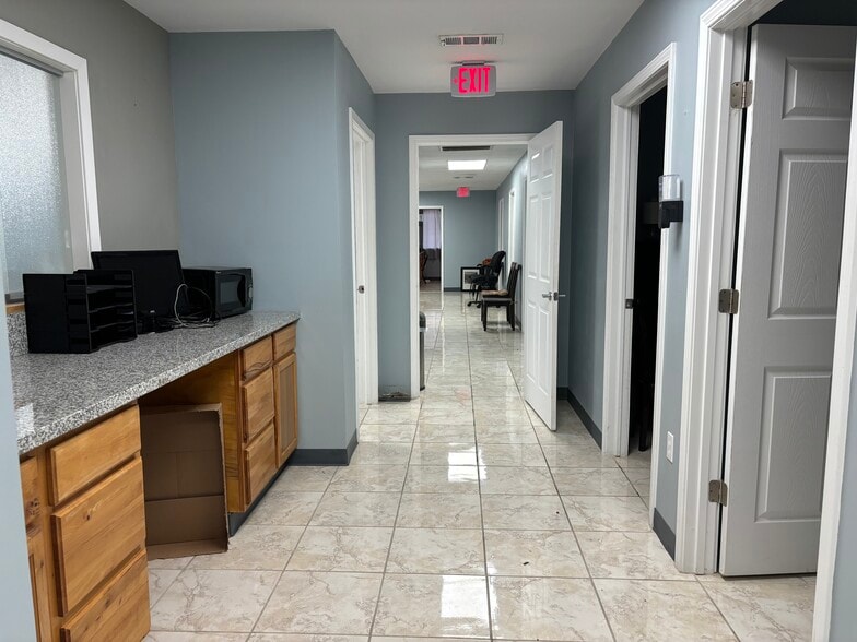 722 Fairmont Pky, Pasadena, TX à louer - Photo intérieure – Image 3 sur 8