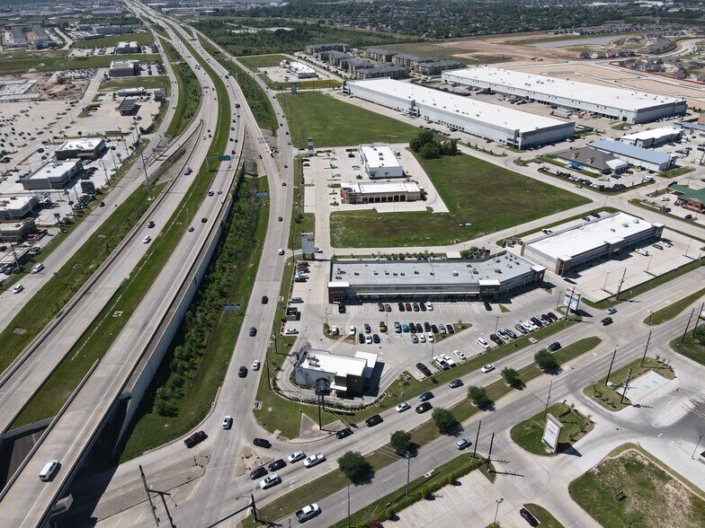 23021 Morton Ranch Rd, Katy, TX à louer - Photo de l’immeuble – Image 3 sur 9