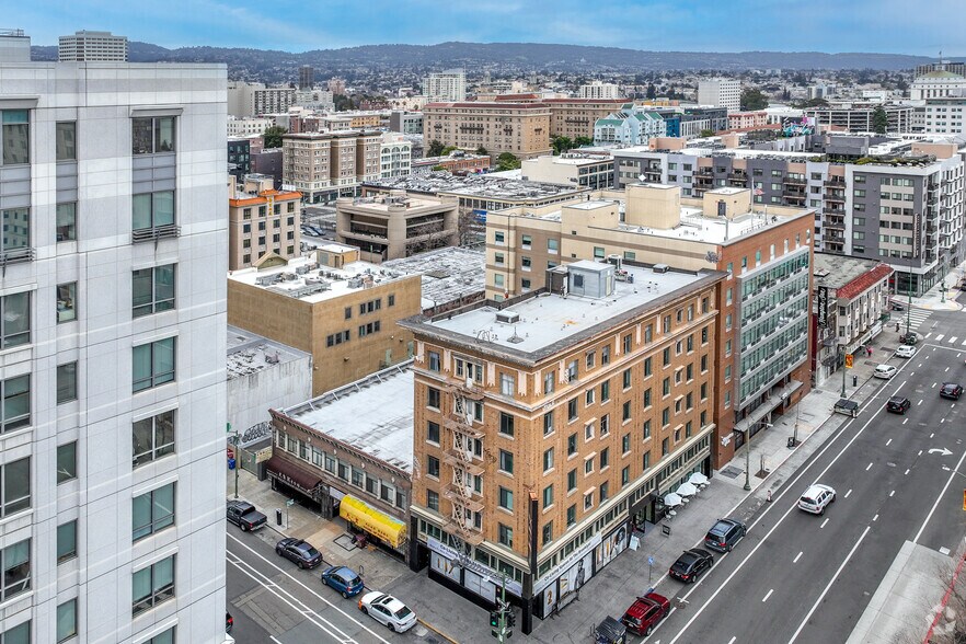 392 11th St, Oakland, CA à vendre - Aérien – Image 2 sur 32