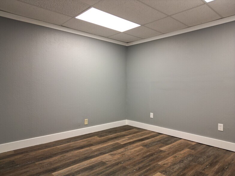 3501-3539 NW Loop 820, Fort Worth, TX à louer - Photo de l’immeuble – Image 2 sur 19