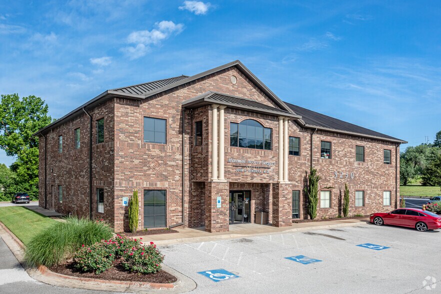 5230 Willow Creek Dr, Springdale, AR à louer - Photo principale – Image 1 sur 9