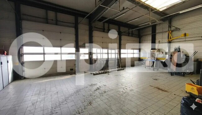 Plus de détails pour Local commercial à louer