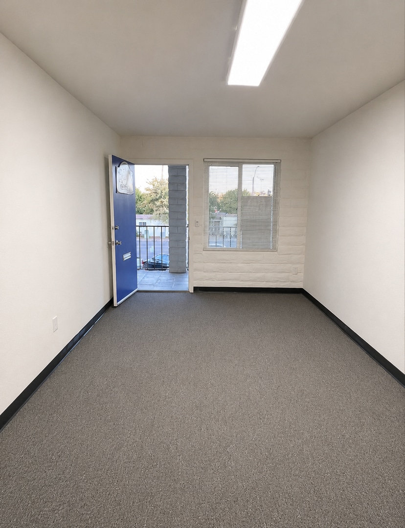 610 W 9th Ave, Escondido, CA à louer Photo intérieure– Image 1 sur 2