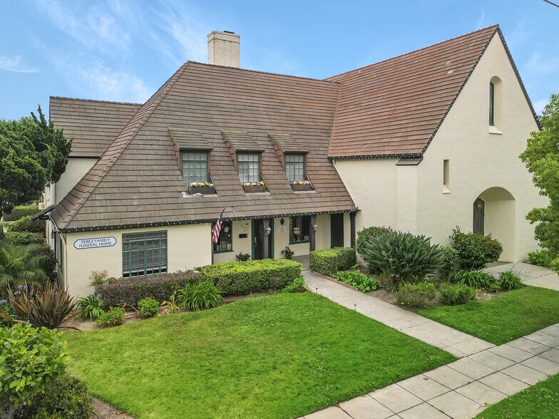 738 E Santa Paula St, Santa Paula, CA à vendre - Photo de l’immeuble – Image 2 sur 13