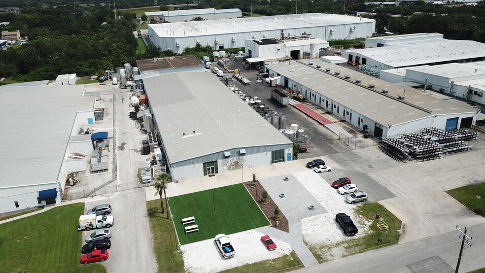 2650 Jewett Ln, Sanford, FL à vendre - Photo de l’immeuble – Image 2 sur 14