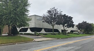 Plus de détails pour 40 Seaview Blvd, Port Washington, NY - Local d'activités à louer