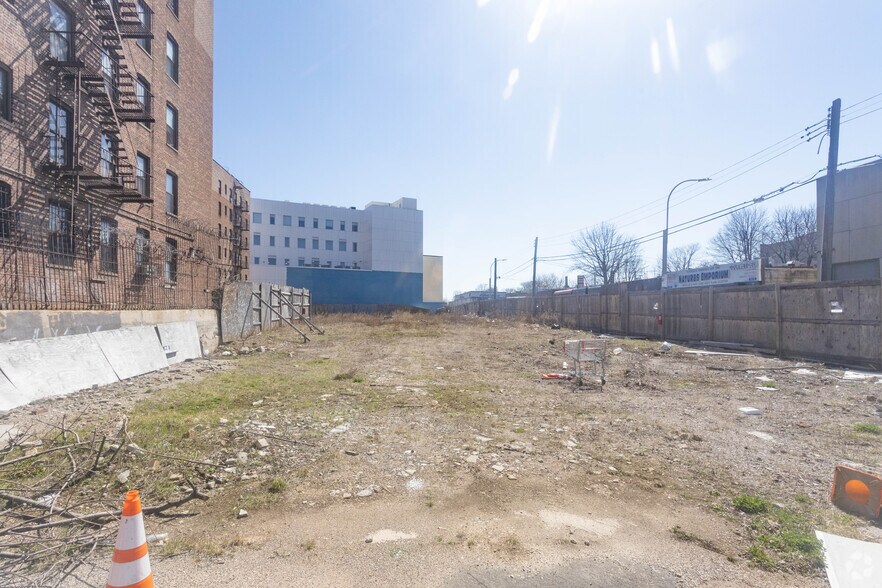 1633 E 16th St, Brooklyn, NY à vendre - Photo de l’immeuble – Image 3 sur 4