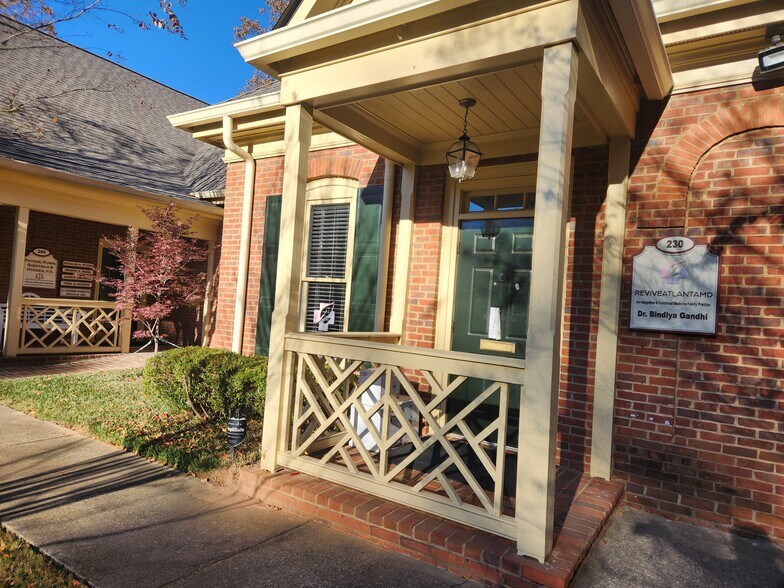 2786 N Decatur Rd, Decatur, GA à louer - Photo de l’immeuble – Image 2 sur 5