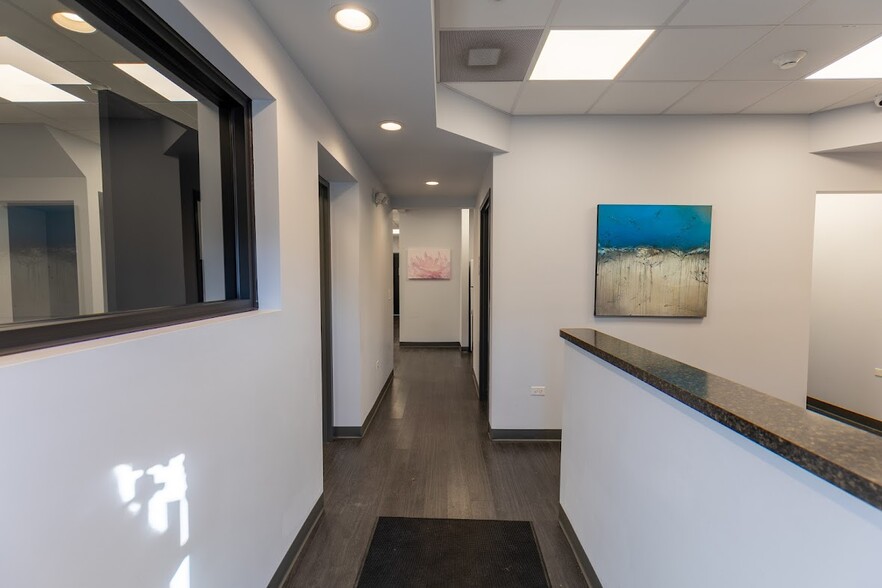 9300 W Ogden Ave, Brookfield, IL à louer - Photo de l’immeuble – Image 3 sur 24