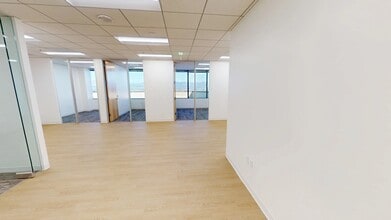 21700 Oxnard St, Woodland Hills, CA à louer Numérisation 3D Matterport– Image 1 sur 2