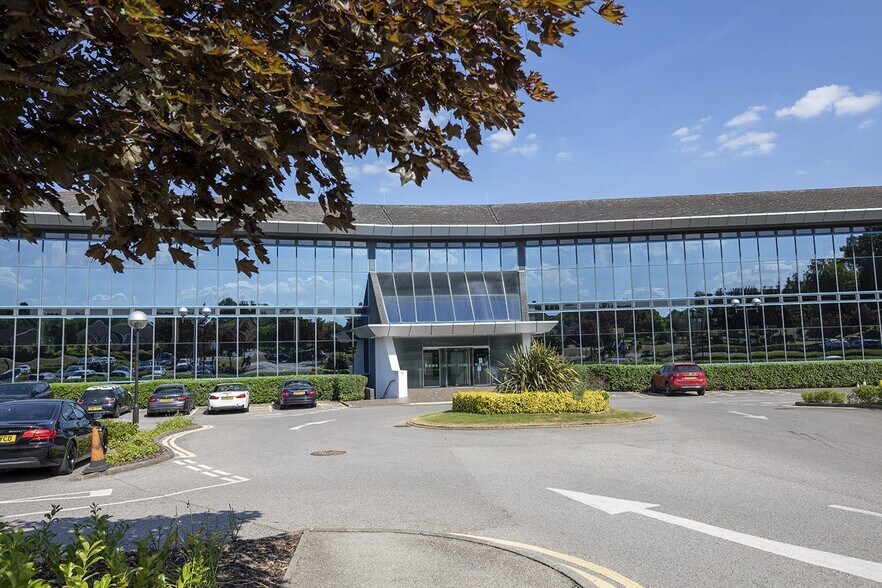 Cain Rd, Bracknell à louer - Photo de l’immeuble – Image 2 sur 41