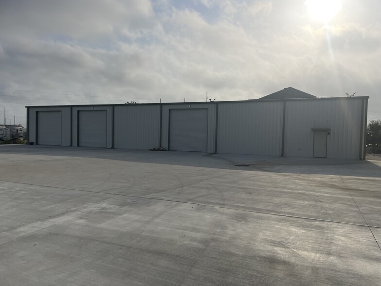 2023 H O Mills hwy, Port Arthur, TX à louer - Photo de l’immeuble – Image 2 sur 17